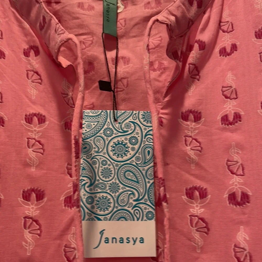Super cute dress never worn. Would have but doesnt fit me. Sooo cute!! Caftan - Picture 4 of 7